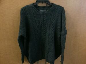 Natural Reflections Cable Pullover, Small, Appears New