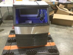 VEVOR 400lbs Stainless Steel Commerical Ice Maker - For Parts or Repair 