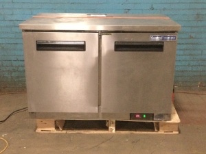 Central Restaurant Products Stainless Steel Prep Table Cooler. For Repair or Parts. Does not get cool