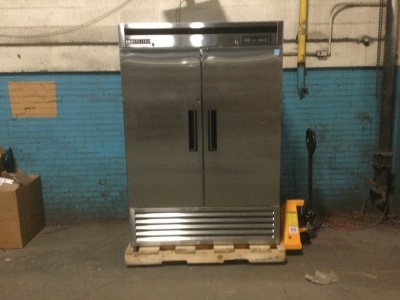 Maxx Cold MCR-49FD 49 cu. ft. Reach-In Refrigerator. For Repair or Parts. Does not get cool