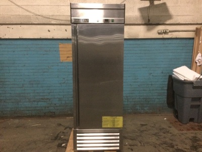 MXSR-23FDHC 27" Single Door Reach-In Refrigerator, Bottom Mount. For Repair or Parts. Flashes a Code and Does Not Get Cool