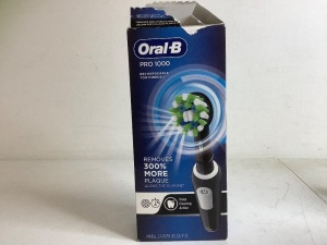 Oral-B Electric Toothbrush, Powers Up, E-Commerce Return