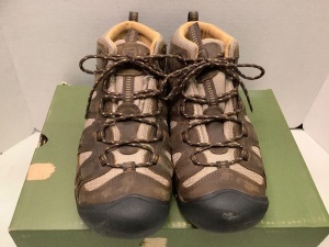 Keen Siskiyou Mid, Men's 9, Some Scuffs, Ecommerce Return