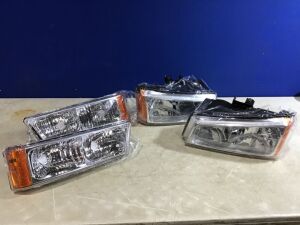 Headlights for 2003-2006 Chevrolet Silverado Avalanche 1500 2500 3500