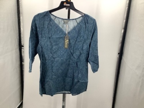 Natural Reflectionis Allover Prisim Shirt, Medium, Appears New