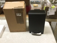 Homfa Small Step Trash Can. Appears New