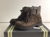 Women's Natural Reflections Boots, 7, E-Commerce Return
