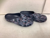 Women's Crocs, 9, New