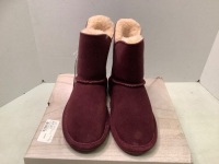 Bearpaw Rosie Youth Boots, 13, Appears New