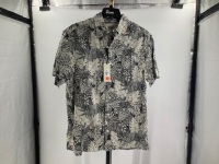 Red Head Short Sleeve Shirt, Medium, Appears New