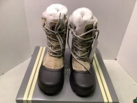 Natural Reflections Avalanche Boots, 7, Appears New