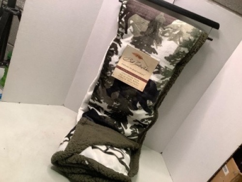 Bob Timberlake Woodland Animals Fleece Sherpa Throw, Ecommerce Return, Small Tear