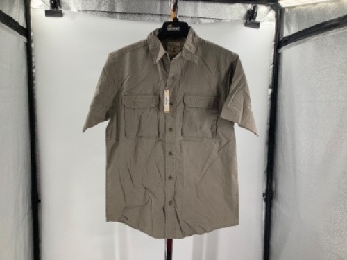 Red Head Short Sleeve Mens Shirt, Medium, Appears New