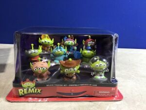 Case of (4) Remix Alien Mashup Deluxe Figurine Sets