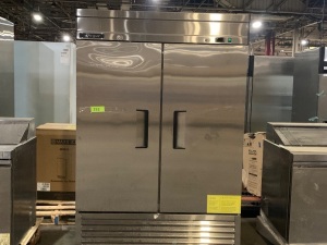 Argus ARGF49-FDHC 43 cu. ft. 2-Door Bottom Mount Reach-In Freezer 54″W. Does Not Get Cold. For Repair or Parts