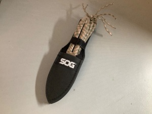 SOG Throwing Knife Set, Appears New