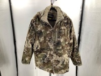 Men's Heavy Camo Coat, Large, Appears New