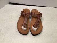 Natural Refections Women's Sandals, 9, Appears New