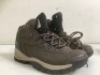 Columbia&nbsp;Hiking Boots for Ladies, Size 8.5, E-Commerce Return