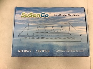 Cruise Ship Model, Appears New