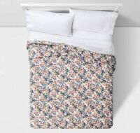 Threshold&nbsp;King Floral Printed Family-Friendly Quilt&nbsp;