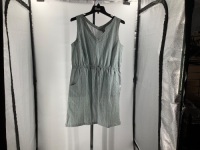 Acend, Active Woven, Mineral Grey, Medium, Appears New&nbsp;