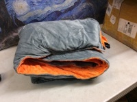 15 lb Weighted Blanket. Appears New without Package.&nbsp;
