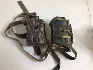 2 Trail Cameras, E-Commerce Return