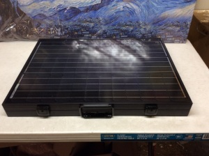 Folding Solar Panel Kit. Unknown Condition. Appears New