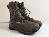 Men's Danner Boots, 9, E-Commerce Return