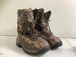 Hiking Boots, Size 11D, E-Commerce Return