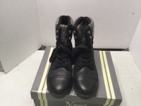 Natural Reflections Women's Boots, 8.5, Appears New