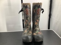 SHE Zoned Trac Boots, 8, Dirty, Ecommerce Return