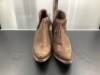 Ariat Women's Booties, 6, Dirty, Ecommerce Return