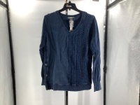 Natural Reflections Women's Sweater, Medium, Appears New