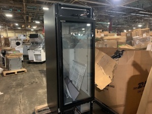 Maxxx Cold MXM1-23RBHC 27" Merchandiser Refrigerator, Free Standing, 23 Cu. Ft. Does Not Get Cold. For Repair or Parts. 