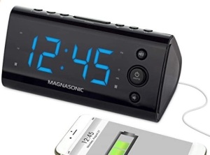 Magnasonic Alarm Clock Radio with USB Charging, Powers Up, E-Commerce Return
