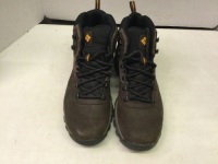 Columbia Men's Boots, 10.5, Scuffs on Side, Ecommerce Return