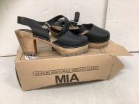 Womens MIA Swedish Clogs, 6.5, E-Commerce Return