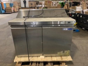 Kratos Refrigeration 69K-770 48"W Sandwich/Salad Prep Table, 12 Pan Capacity. Does not get cold. For Repair or Parts