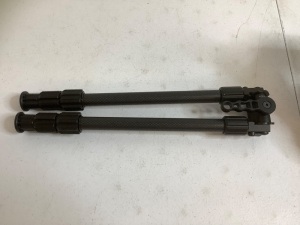 Accumax Carbon Fiber Bipod 13"-30", E-Commerce Return