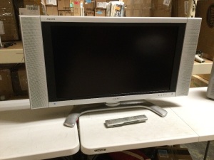 Sharp Aquos 32" LCD TV with Remote. Works