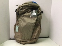 Camel Bak Rim Runner 22, 2.5L 85oz, Appears New