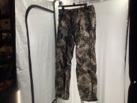 Instinct, Men Camo Pant, 32, Appears New