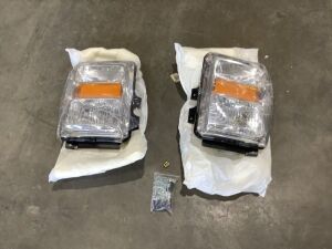 Pair of Headlights for 2008-2010 Ford F250/350 Trucks 