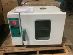 Electric Heating Air Blast Drying Oven - Door Latch Needs Repaired 