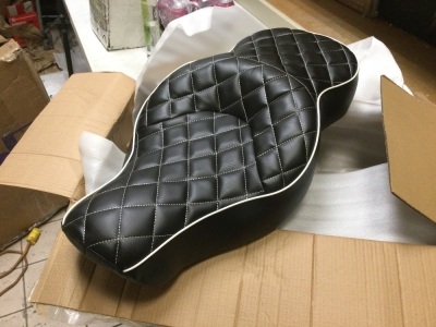 Thick Driver Pssenger Seat Two Up Saddle For Harley Sportster XL883N 1200N 04-19. Appears New