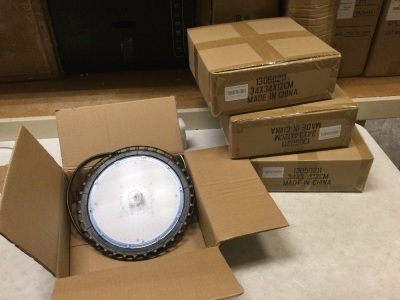 Lot of (4) New 250W High Bay UFO LED Lights