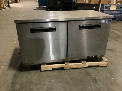 Central Exclusive 69K-109 Undercounter Refrigerator, 2 Doors, 15.5 Cu. Ft. - Does Not Get Cold, For Parts or Repair 