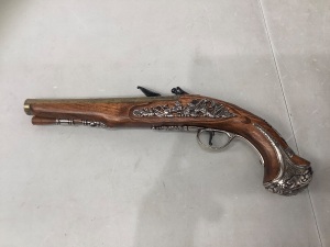 Decorative Pistol, Appears new